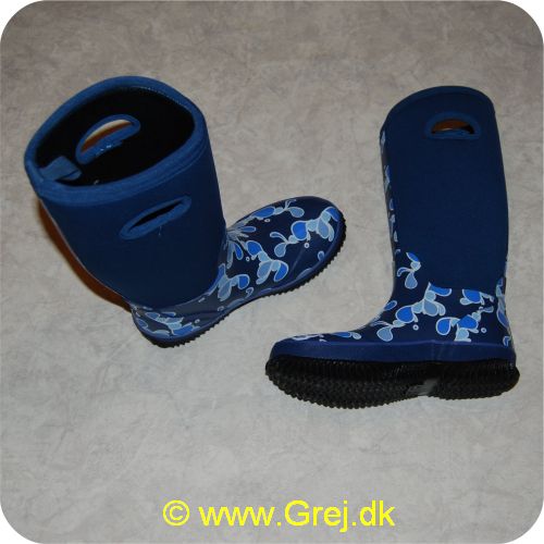 5707549285152 - Classic Runway Womens Blue Lotus neopren gummistøvler str. 36 - Blå blomst - Lange - Nederst er der gummi - Skaftet er 5 mm neopren med håndtag, så støvlerne er lettere at få på