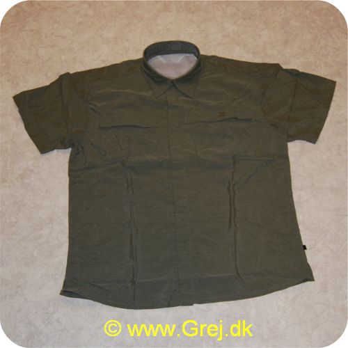 5708058010969 - Geoff Anderson Morada skjorte m/korte ærmer str. L er fremstillet af Silkwind, et blødt, meget let og tyndt materiale, der er meget behageligt mod huden - Tørrer hurtigt og er strygefri - Grøn