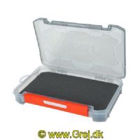 022677341361 - Rapala Tackle Tray 276 OF - Mål: 27,6*18*4,3cm - Praktisk obevaringsbox med slit foam<BR><BR>
<LI>Højdensitet slidsskum 
</LI><LI>Velegnet til hård lokkemad, blød lokkemad og tilbehør.
</LI><LI>Quick Lach System.
</LI><LI>Genskrivbare etiketter (2 inkluderet)
</LI><LI>Stabelbart design.
</LI><LI>Meget stift, kulde- og varmebestandigt materiale.
</LI><LI>Integrerede fødder til vertikal opbevaring.</LI>