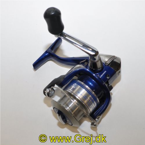 022255066099 - Shimano Catana 2500<LI>Dyna-Balance system</LI><LI>Super stopper II</LI><LI>Oversized Power Roller</LI><LI>Gear Ratio 5.2:1</LI><LI>Vægt 270 gram</LI><LI>Kugleleje 2</LI><LI>Rulleleje 1</LI><LI>Linekapasitet 0.20/240 - 0.25/160 - 0.30/110</LI><LI>Ekstra spole i Grafit</LI>