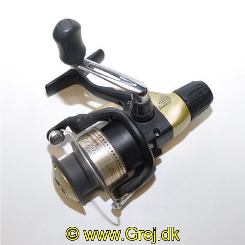 022255074339 - Shimano Hyperloop 2500 RB<LI>Dyna-Balance system<LI>Super stopper I<LI>Oversized Power Roller<LI>Gear Ratio 4.6:1<LI>Vægt 245 gram<LI>Kugleleje 1<LI>Linekapasitet 0.25/240 - 0.25/160 - 0.30/110