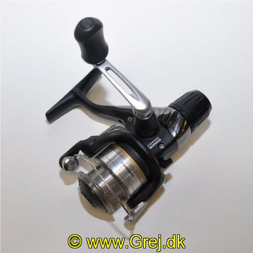 022255097901 - Shimano Alivio 1000 RB<BR><LI>XT7 hjulhus</LI><LI>Varispeed</LI><LI>Super stopper II</LI><LI>Dyna Balance</LI><LI>Biogrip</LI><LI>Gear Ratio 5.2:1</LI><LI>Vægt 210 gram</LI><LI>Kugleleje 1</LI><LI>Rulleleje 1</LI><LI>Linekapasitet 0.18/170 - 0.20/140 - 0.25/90 - 0.30/60</LI>