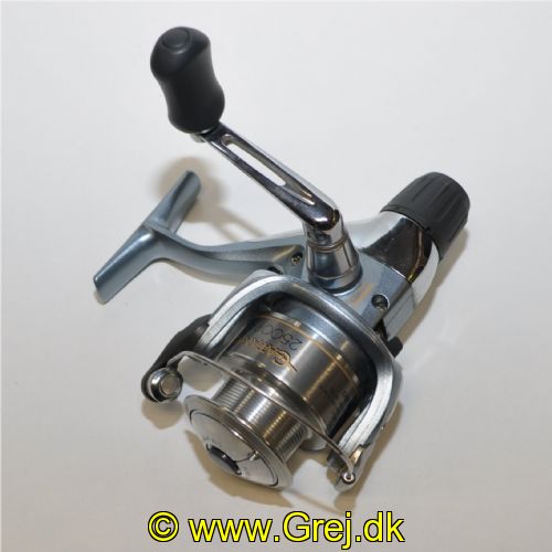 022255098656 - Shimano Nexave 3000SFB<BR><LI>Oversized Power Roller</LI><LI>Long Life Bail Spring</LI><LI>Powerful, smooth and precise front drag</LI><LI>Varispeed</LI><LI>Super stopper II</LI><LI>Dyna Balance</LI><LI>Ekstra spole i Alu</LI><LI>Gear Ratio 5.2:1</LI><LI>Vægt 280 gram</LI><LI>Kugleleje 3</LI><LI>Rulleleje 1</LI><LI>Linekapasitet 0.18/240 - 0.20/220 - 0.25/140 - 0.30/100</LI>