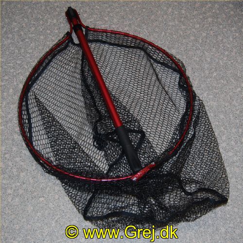 4005652841199 - Shirasu Shot Net, fjederpåvirket teleskop - Længde:155cm. - Farve:Rød - 001 8220 150<br>Many pike anglers have been waiting for this: Our Shot Gun landing net now in XL format! Thanks to the special retaining clip, the net does not hang on the ground during transport. The landing net can be controlled with one hand during play. During fishing it is fastened with the help of the belt-clip folded onto the belt. Take the landing net out of the belt during play, the top is folded out by means of a simple movement of the hand. You push a button and the landing shoot net slides out to its full length automatically by means of a spring mechanism. With a rubberised net!