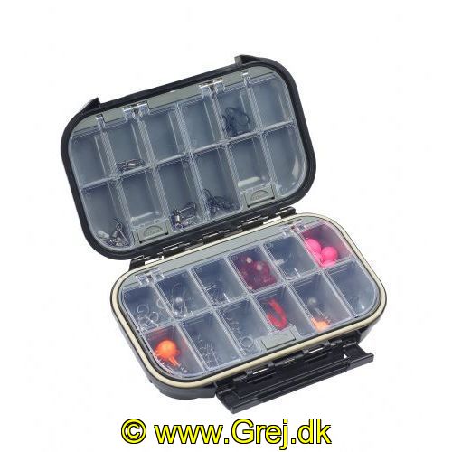 4005652852003 - Shirasu Tackle box - Farve:Sort - 001 8346 003<br>This box offers plenty of storage space for smaller tackle such as swivels, split rings, spoons, and so on. The dividers can be removed, making it extremely flexible. The lid pops open at the touch of a button (Easy Open System). 100% waterproof!