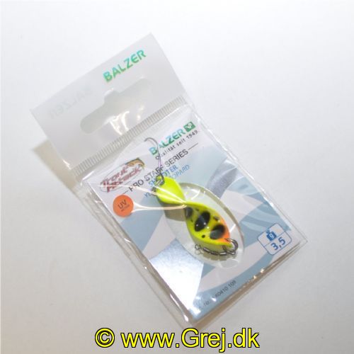 4005652856506 - Pro Staff Series Shooter Spoon - 34mm. - Vægt:3.5g. - Farve:Yellow Leopard, UV - 001 6041 109<br>This spoon is a real highlight: its unique propeller shape makes it turn on its own axis at the slightest pull, which drives the trout absolutely crazy. In our numerous tests, the Shooter also lured completely passive fish to bite. As it can be used extremely slowly, it is also a top spoon for winter fishing. The front and back of each spoon have contrasting colours which create a unique play of colours when turned. Each spoon features a micro triple swivel that safely prevents line twist. Can be thrown very far. Available in 2.5g and 3.5g.