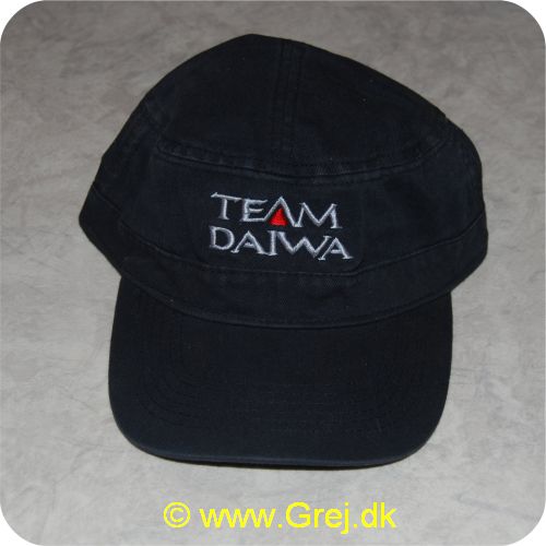 CAP04 - Daiwa kasket - One Size - Sort m/hvide bogstaver - Daiwa 50 år